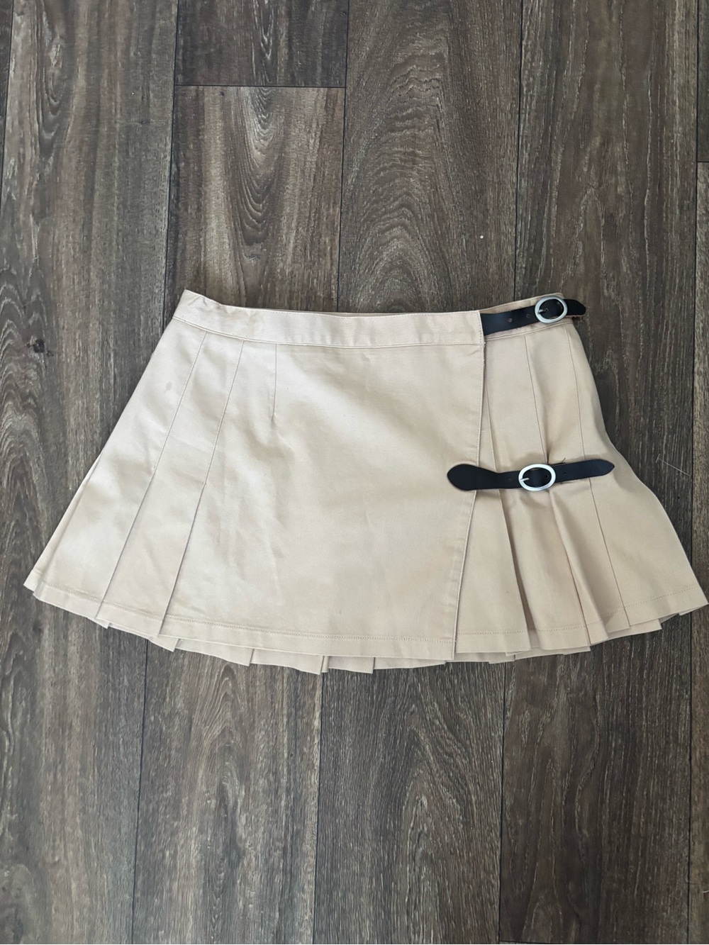 Brandy Melville khaki pleated mini skirt
